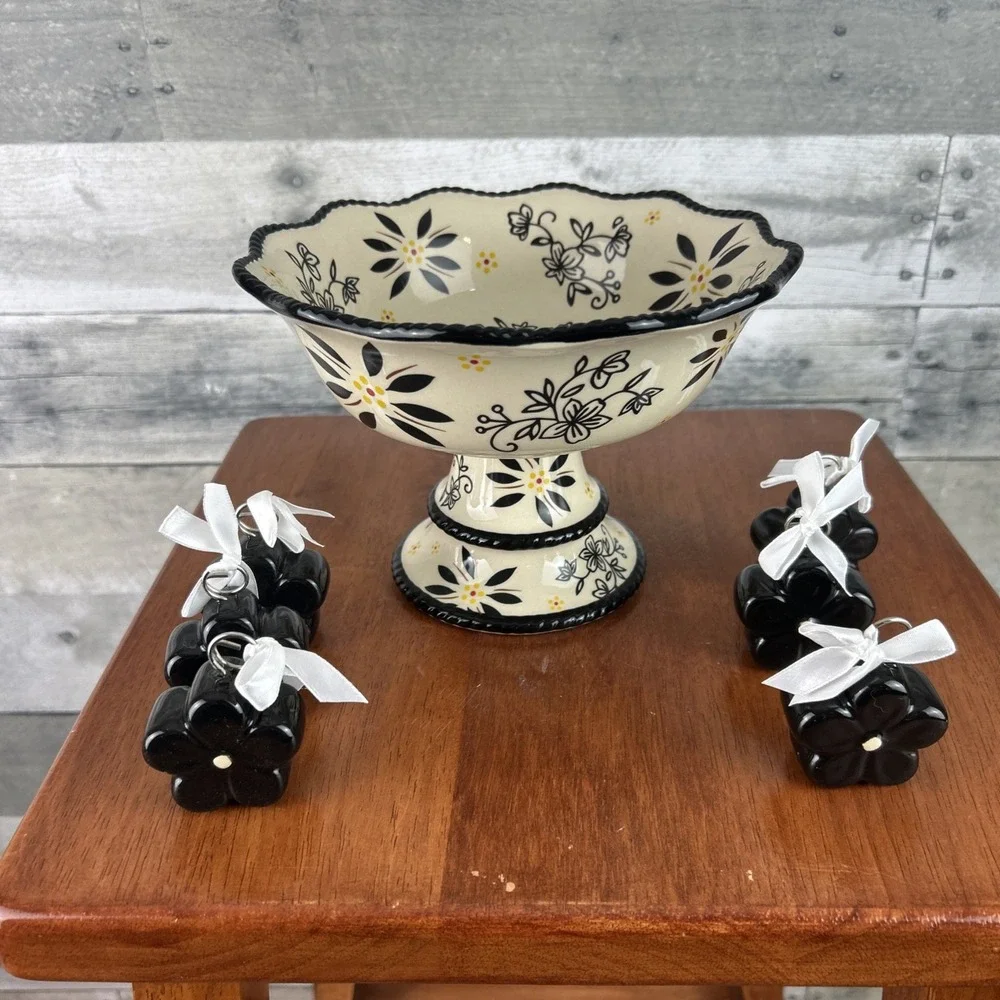 Temp-tations Centertaining Pedestal with 6 Place Card Holders in Black